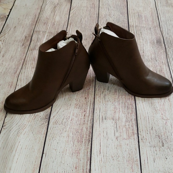 New Brown Booties |Chunky Heel|Zips on both sides - Picture 2 of 4